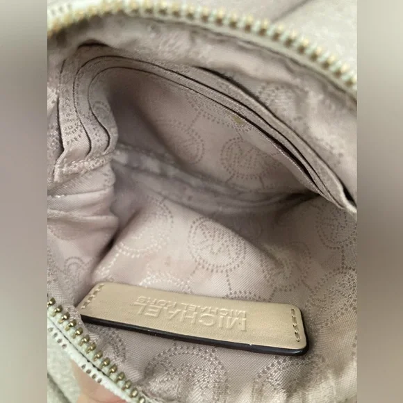 Michel Kors Logo Wristlet - Picture 3 of 5